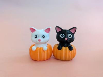 Halloween Cat in Pumpkin - Clicker Toy