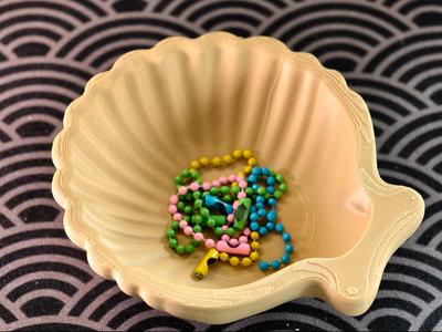Shell-shaped Container