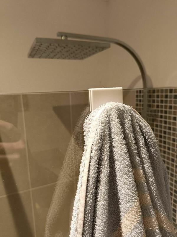 Towel rail for 6 and 8 mm shower enclosures