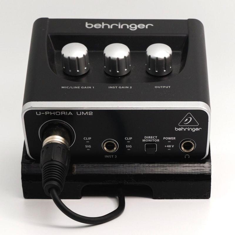 BEHRINGER UM2 Stand
