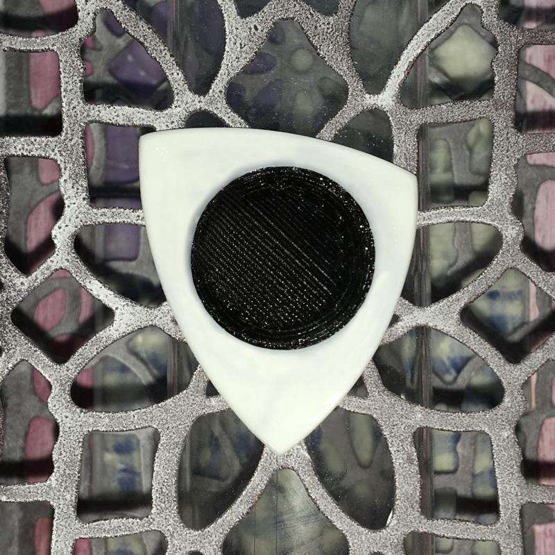 PITA Pua Nido 26X31MM GUITAR PICK BY EXIMIENTA PLA - TPU DUAL EXTRUDER 3D