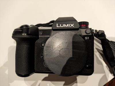 Lens cover L-mount / Cache-objectif monture L - Lumix S 26mm F8 (S-R26) 