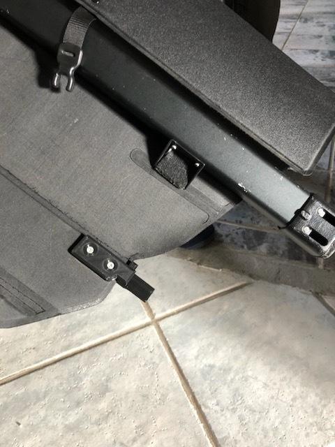 End cap for rear deck axle Mazda 5 2005