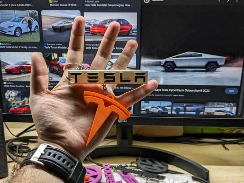 Automobile logo keychain Tesla