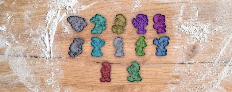 12 cookie cutter pack from the Smurfs