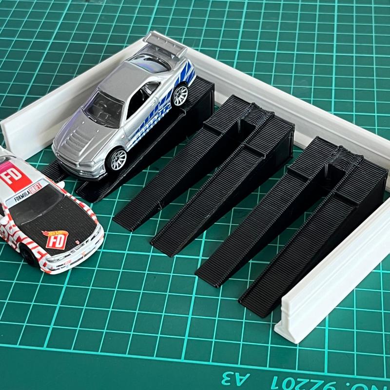 Hot Wheels Ramp And Barrier Diorama 1/64 Scale