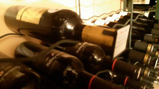 wine bottle label holder