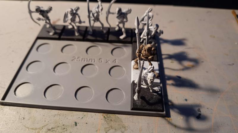 25mm square base Old World movement trays - Magnetized