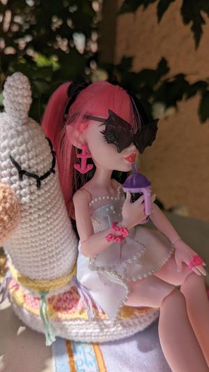 Replacement Skull Shores Draculaura Monster High Earrings and Bracelet Skull Shores Draculaura Monster High