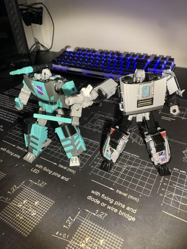 Shattered Glass Sideswipe and Gigawatt Feet