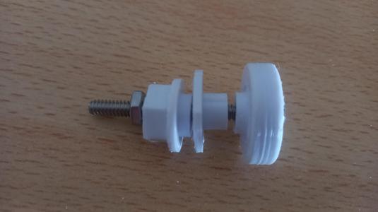 Screen wheel assembly without bearings