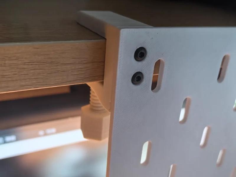 Pegboard Mounting Clips - Screws