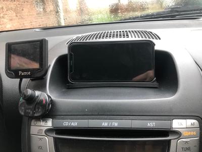 Aygo, C1 107 Phone holder
