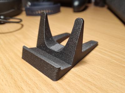 Minimalist phone/tablet stand