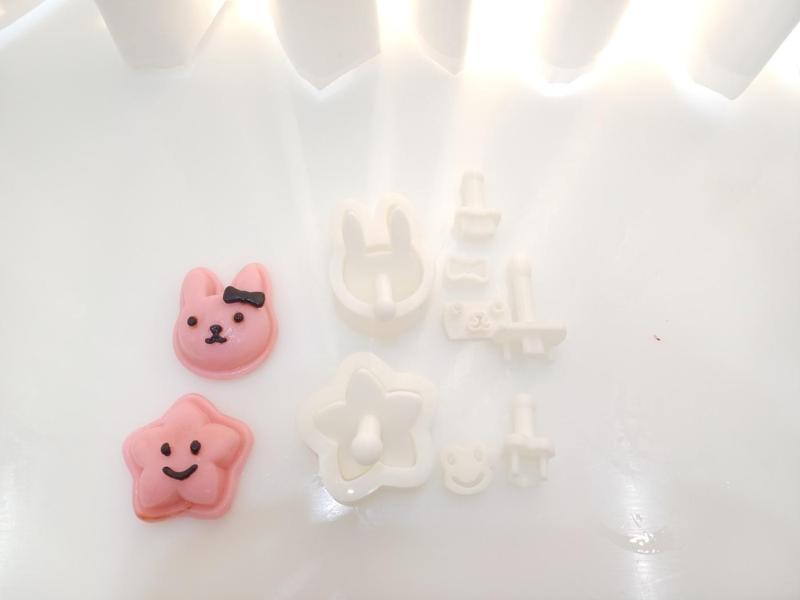 star shape cookie and rice cutter