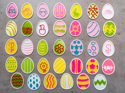 34 Easter / spring egg decorations to hang