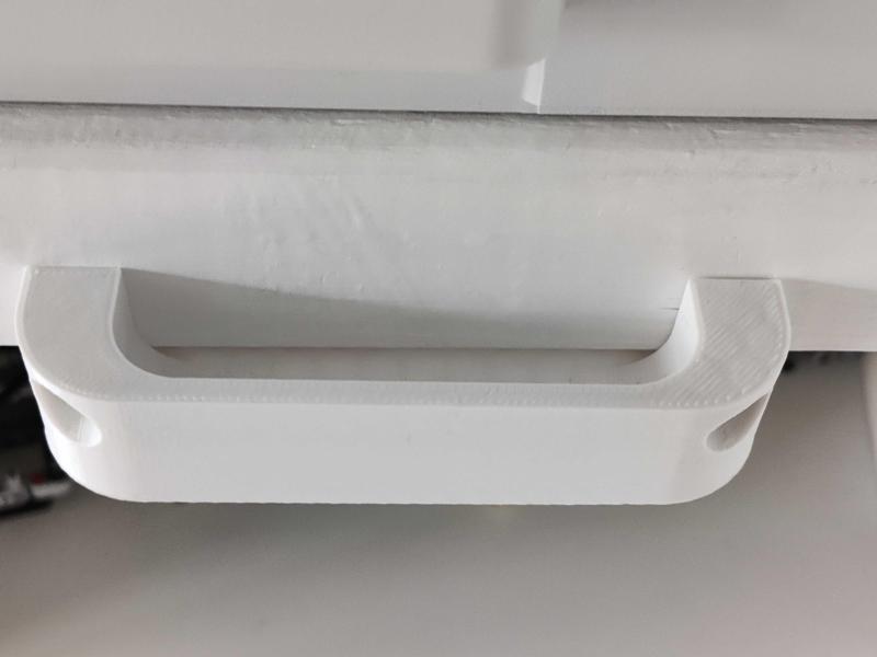 Drawer handle (closed)