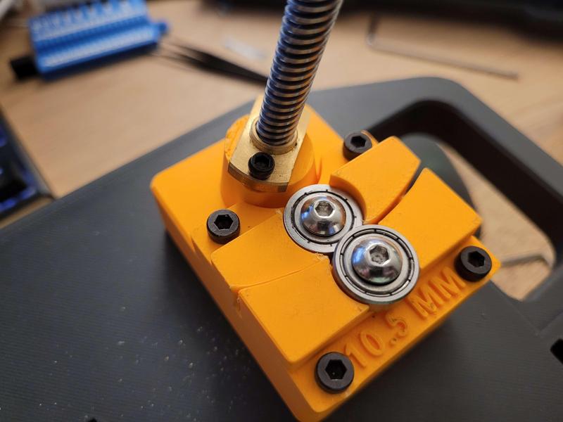 Recreator3D Community Bottle Cutter Middle alternative lead screw nut