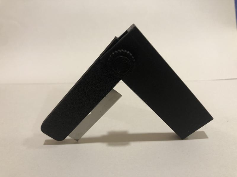 Folding Swappable Straight Edge Razor (single edge razor blade)