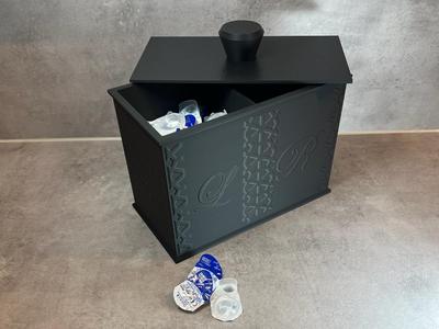 Divided organization box for contact lenses