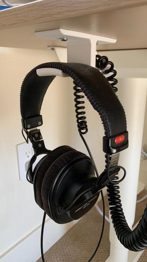 Headphone hanger