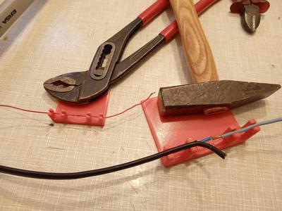 wire soldering clamp jig / Löthilfe für Kabel löten