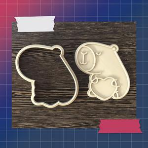 Capybara / Capybara with heart cutter