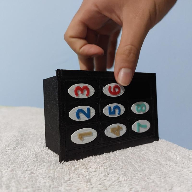 Sliding - puzzle box