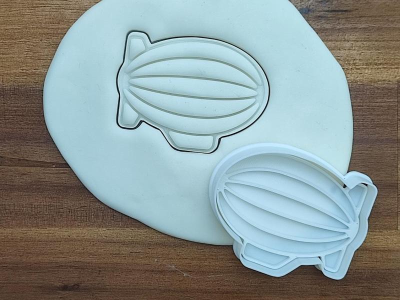 Airship cookie cutter