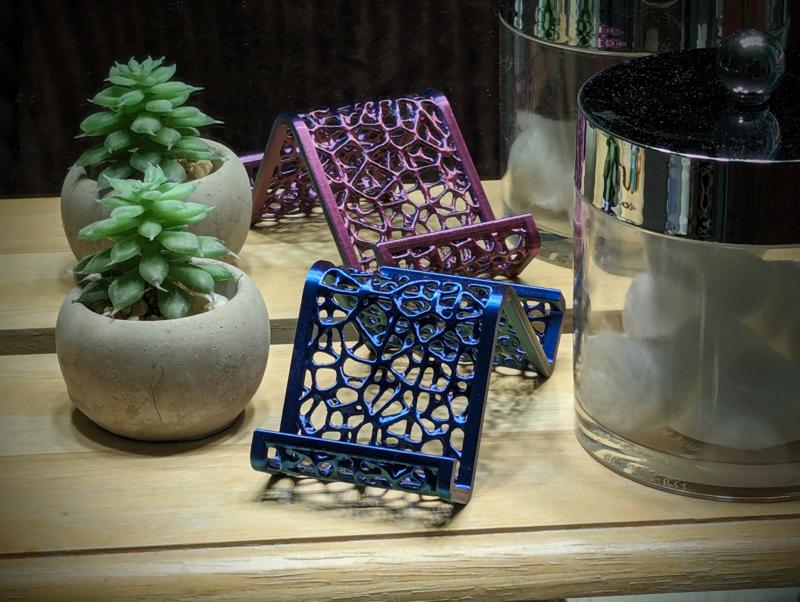 Simple Voronoi Phone Stand