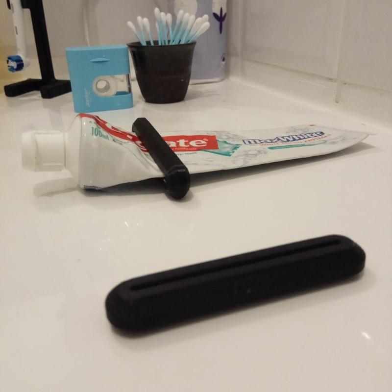 Very simple Toothpaste Squeezer