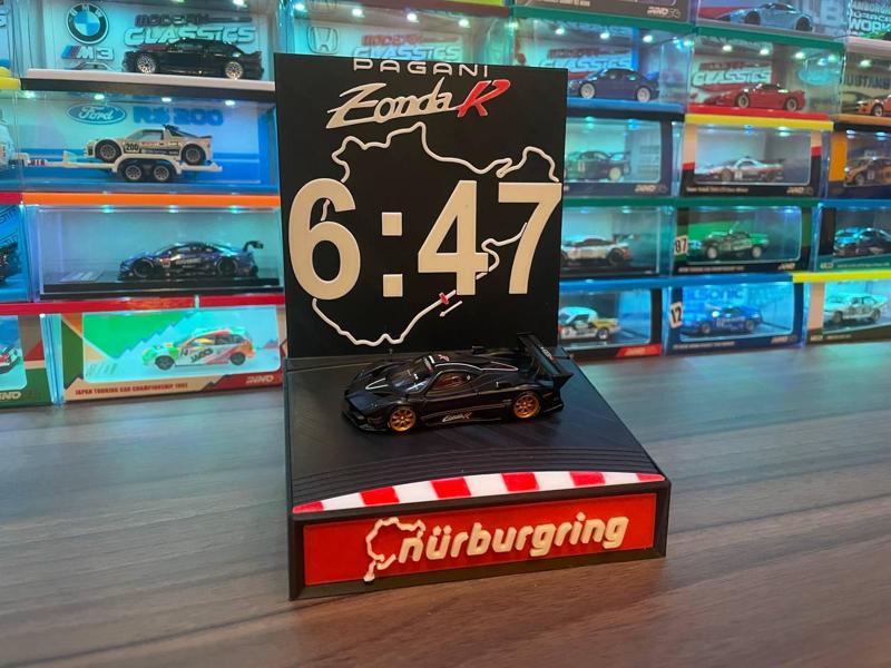 Tarmac Works Pagani Zonda R Display (Nurburgring Record)