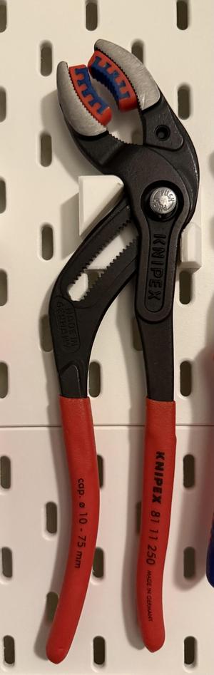 Skadis Knipex 87 11 250 Cobra with Jaws