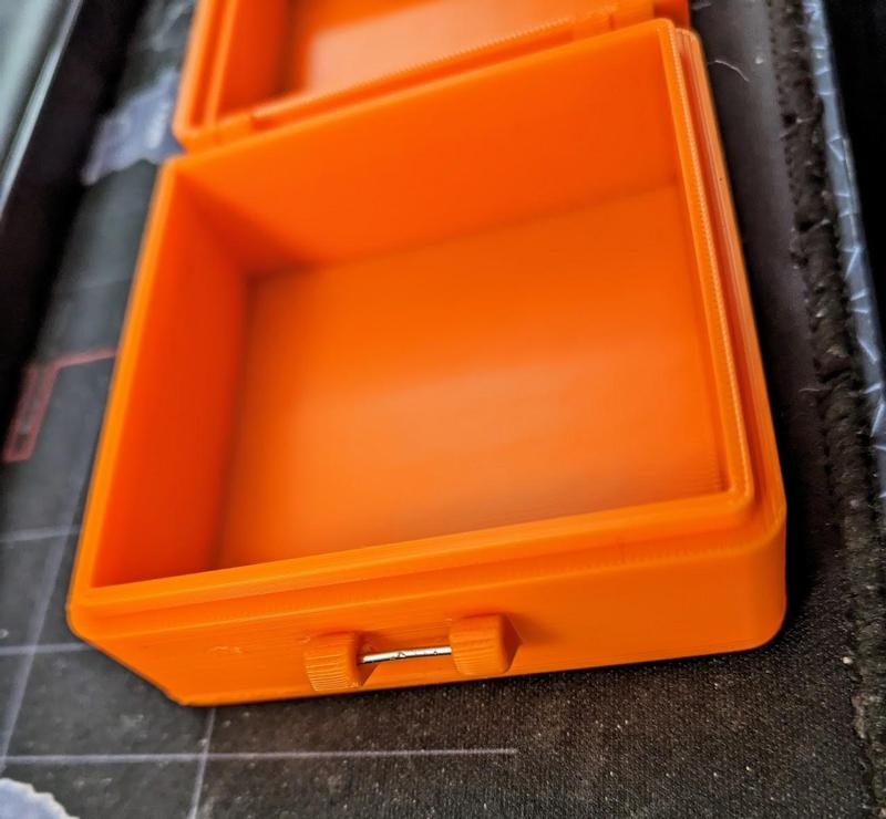 Latching Box, Parametric Print in Place - Paper Clip Pin