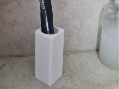 Simple shaving blade holder
