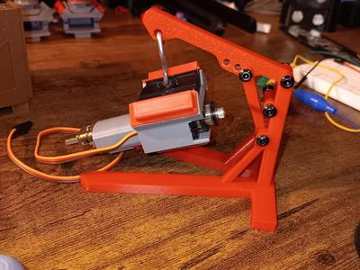 Crate Motor with Hoist