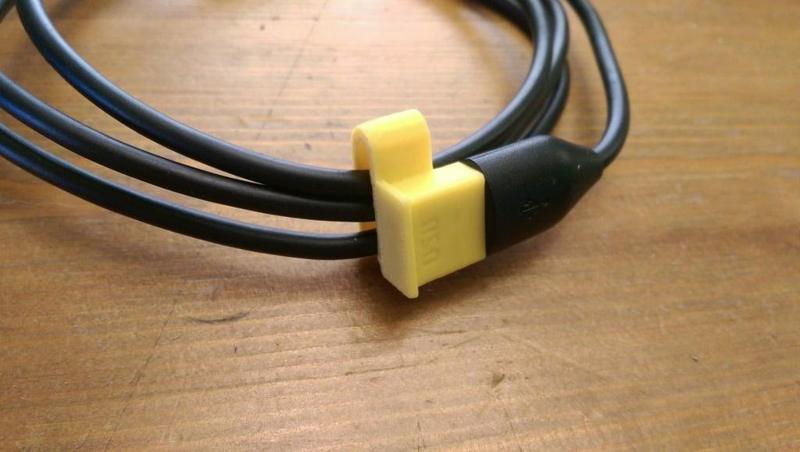 USB  Cable Cap  Clip