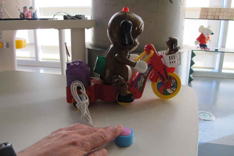 Button switch / Pulsador de botón