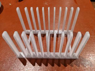 Chopping board holder (with Fusion 360 file)