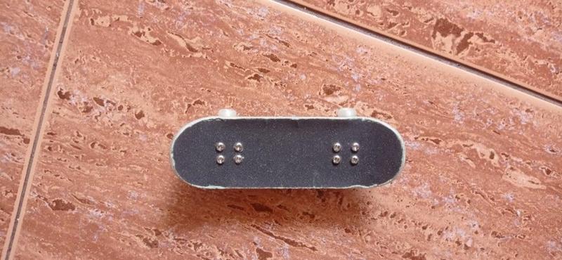 Finger board - finger skate