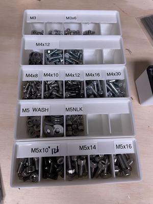 Gridfinity Redefined Bin 1x3x6u - divided sections, with label