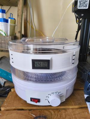 Extension with hygrometer for food dehydrator