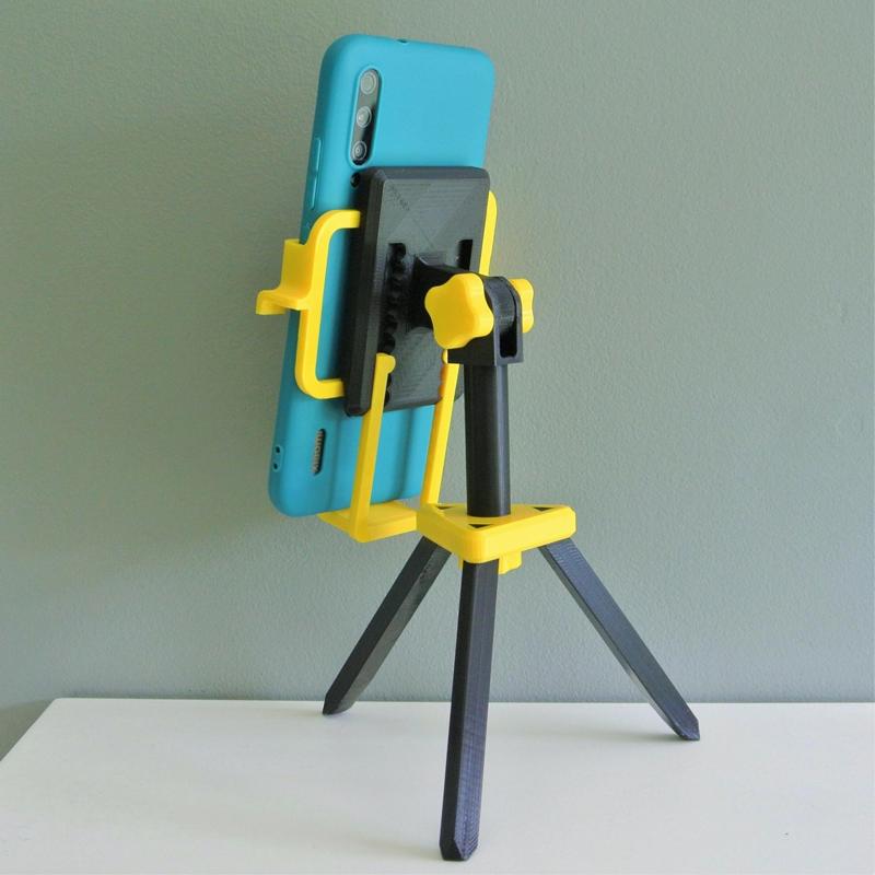 Adjustable tripod for smartphone