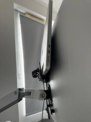 Dell U4025QW Laptop holder behind monitor, VESA