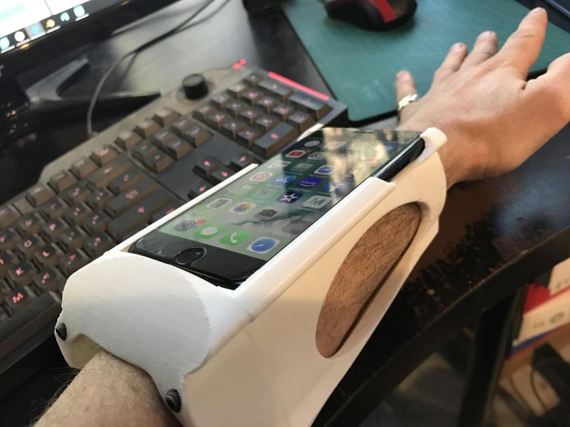 IPhone 7 Gauntlet