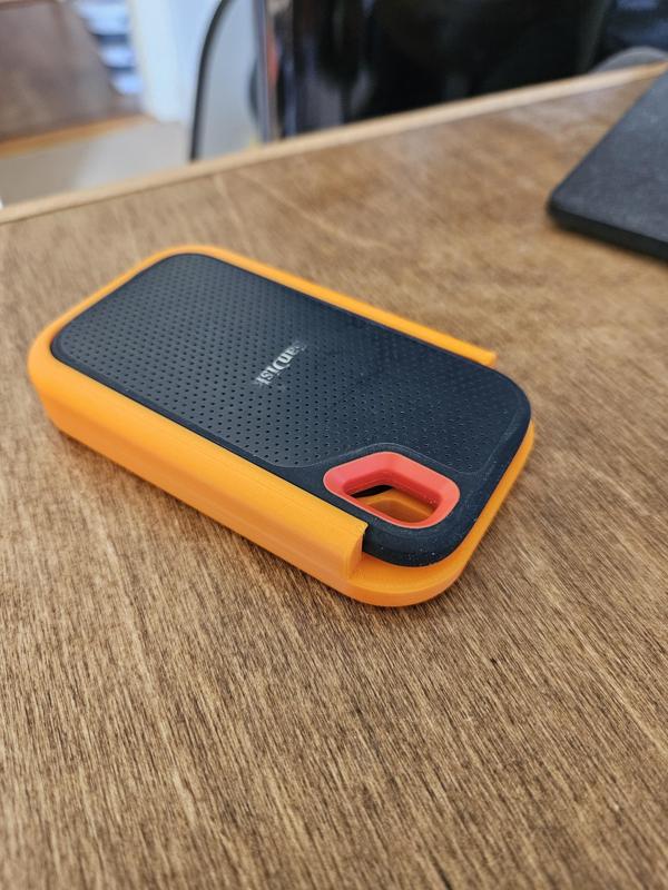 SanDisk Extreme Portable SSD (SDSSDE60) Compact Case