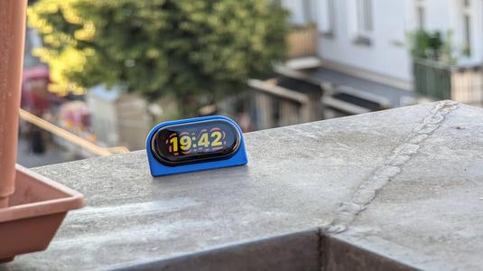 Mi Band 8 Desk Watch