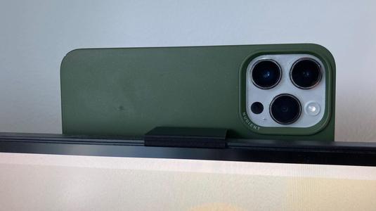 iPhone Continuity Camera for Samsung monitor (F32TU87)