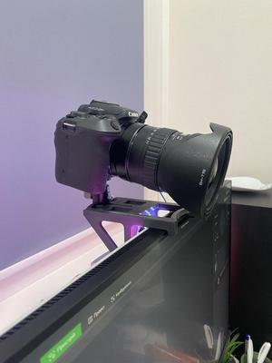Monitor camera mount (as webcam)