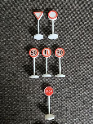 Traffic (road) signs